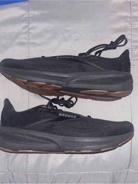 Brooks Black Running Shoes with Brown Outsole Accents